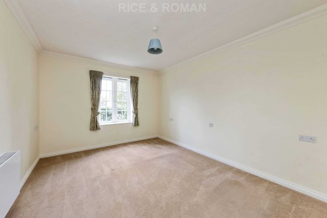 Flat for sale in Gifford Lodge, Twickenham