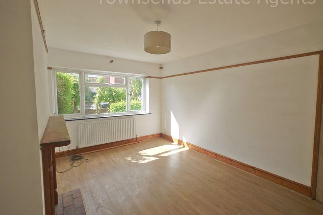 3, Meadway Gardens, Ruislip photo 4