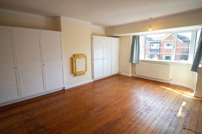7, Cedar Road, Berkhamsted photo 5