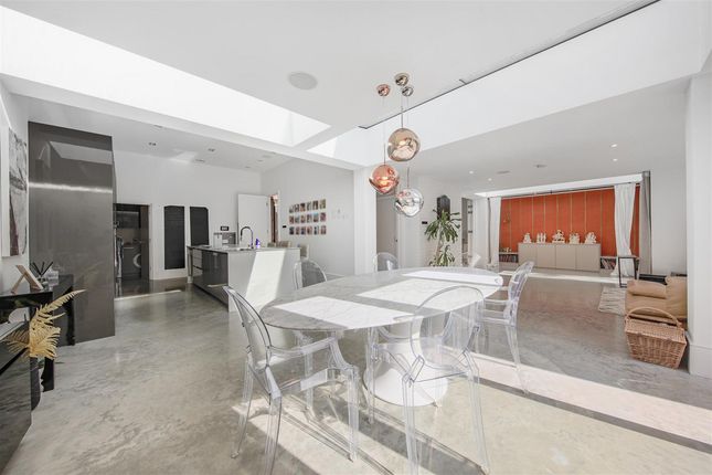 226, Walm Lane, London photo 4