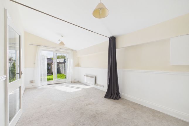 44B, High Street, Stonehouse photo 3