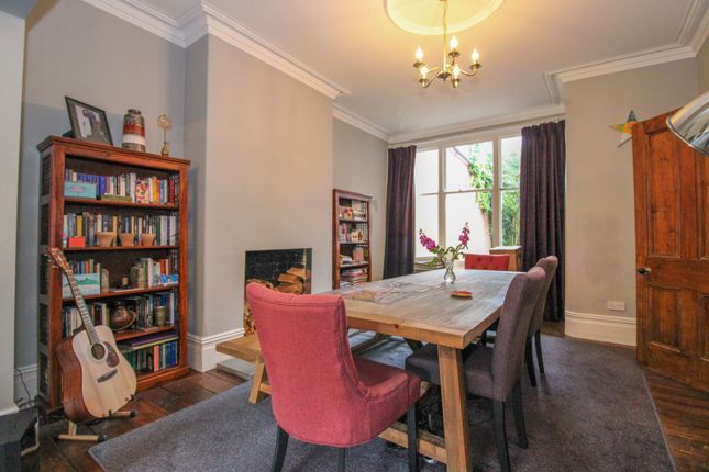 61 Knighton Drive, Leicester photo 4