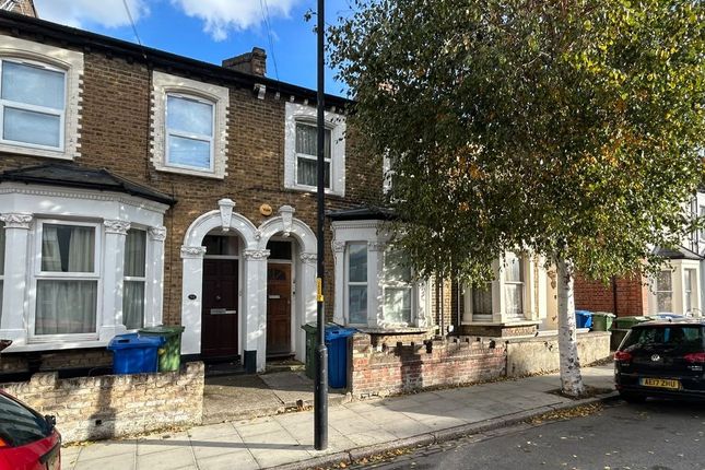 1-bed flat on Ulverscroft Road, London, £325,000