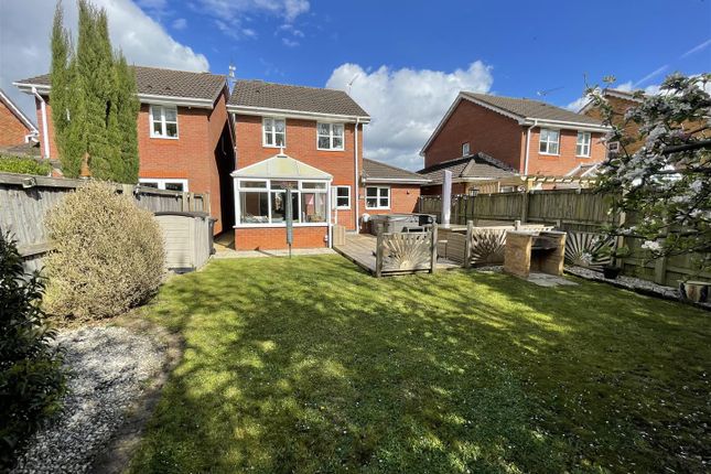 Thumbnail Detached house for sale in Thetford Way, Taw Hill, Swindon