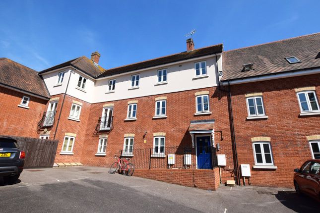 Flat to rent in Veale Drive, Exeter