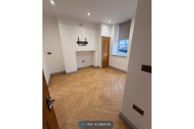 Flat, Bank House Grange Road, West Kirby, Wirral photo 3