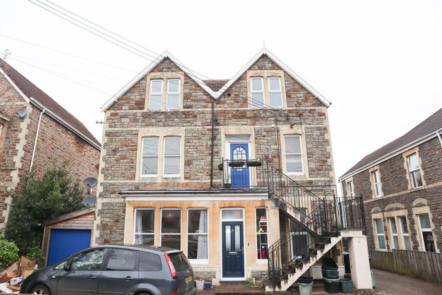 Flat to rent in Kings Road, Clevedon