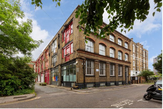 Office to let in 1 Academy Buildings, Fanshaw Street, Hoxton, London