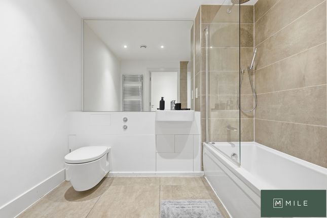 Flat 68, Bodiam Court, 4, Lakeside Drive, Park Royale, London photo 4