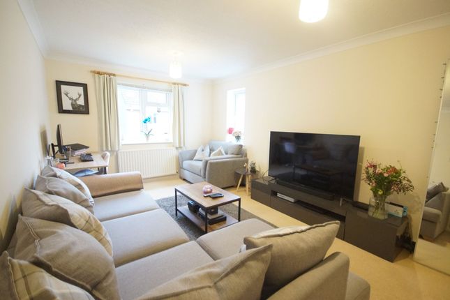 14 Coulson Court, Great Missenden photo 2
