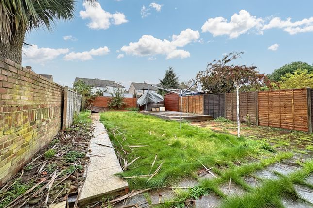 Bungalow to rent in Whiteheart Avenue, Uxbridge, Greater London