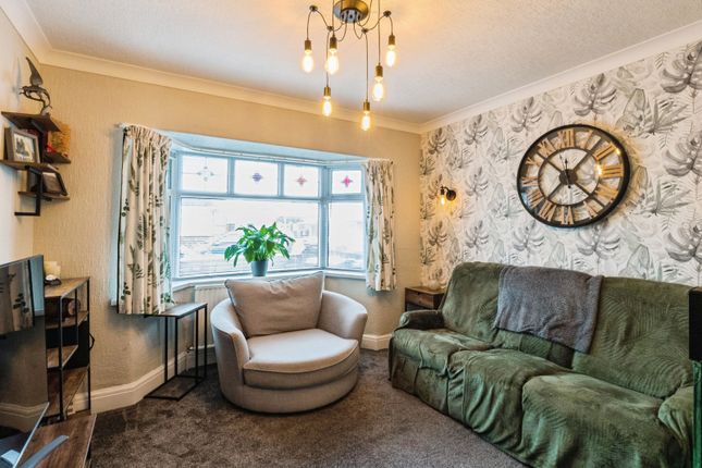 10, Manor Drive, Lancashire photo 3