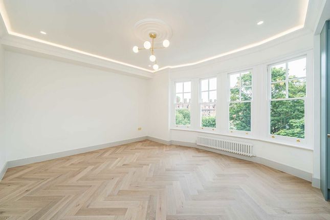 Flat for sale in South End Road, London