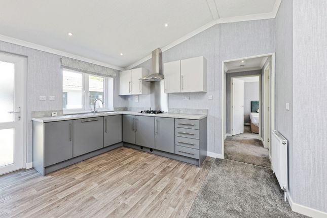 24 Ropersole Park,, Dover Road, Canterbury photo 3