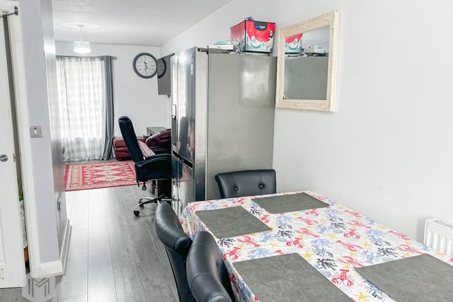 16 Bowstone Rise, Bolton photo 3