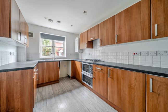 21, Chilvers Close, Grantham photo 2