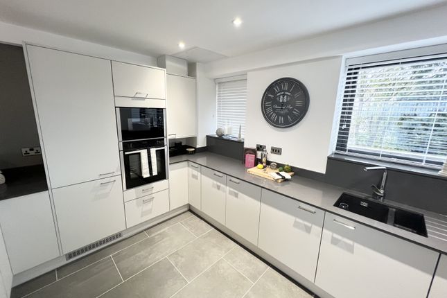 Executive 2 Bedroom Property To Let In Penarth