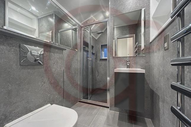 TF Studio 1 - 20 Spencer Road, London photo 5