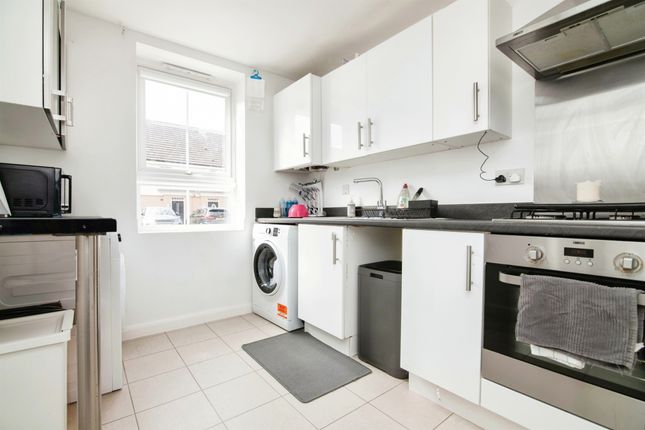 End terrace house for sale in Parkers Way, Tipton