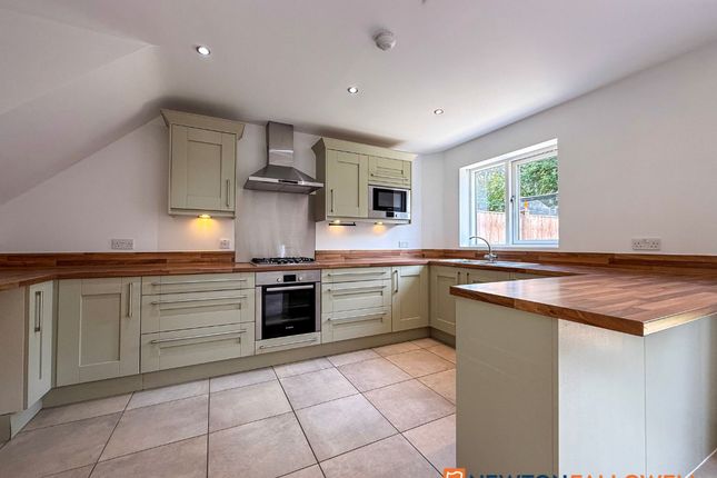 2 Pitomy Drive, Newark photo 2