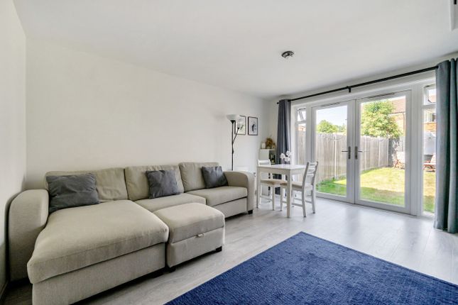 29, Radcliffe Way, Berkshire photo 2