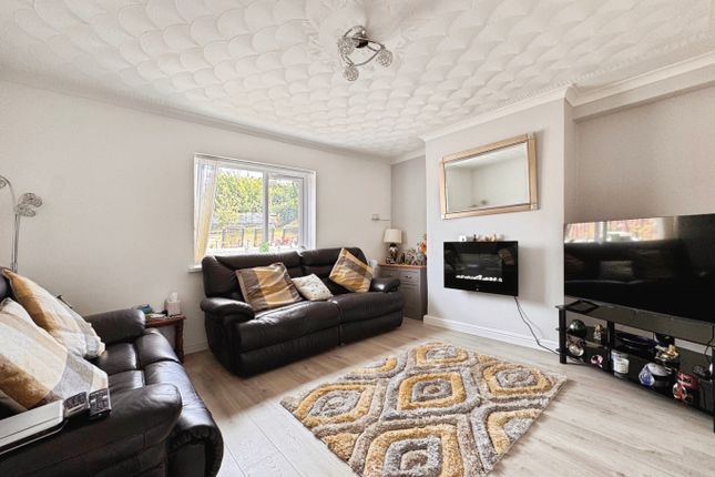 10 Y Gaer, Llanelli, Carmarthenshire photo 3