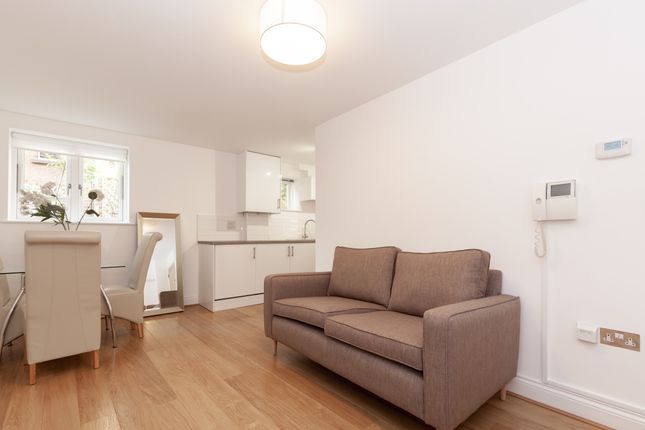 Flat to rent in St. Bernards Road, Oxford