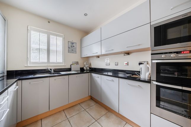 2, Taplow Quays, River Road, Maidenhead photo 4