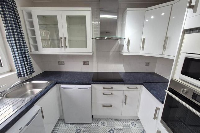 Apartment 9, Lemon Tree Court, Clifton Drive North, Lytham St. Annes photo 2