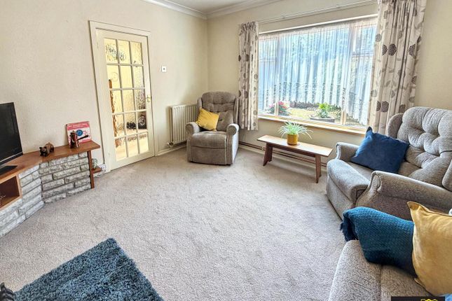 320, Chickerell Road, Weymouth photo 2