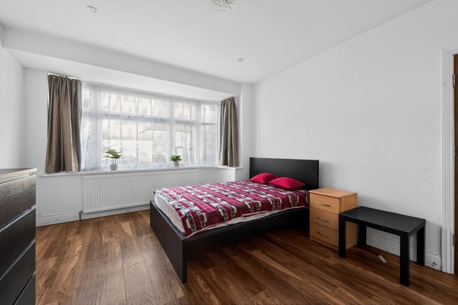 32, Warley Road, Hayes photo 4