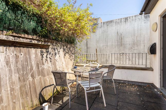 5 Elder Place, Brighton photo 5