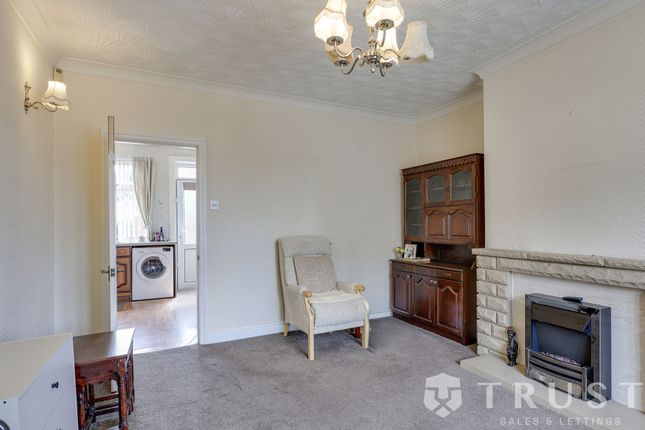94 Moor End Lane, Dewsbury photo 4