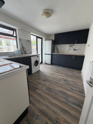 9, The Link , Houghton Regis  photo 5