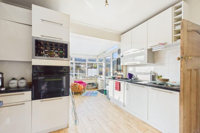 12, Hazelmere Avenue, Bingley photo 4