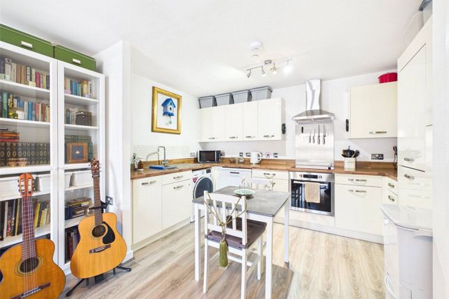 Flat 34,, Walkinshaw Court, Gloucestershire photo 4