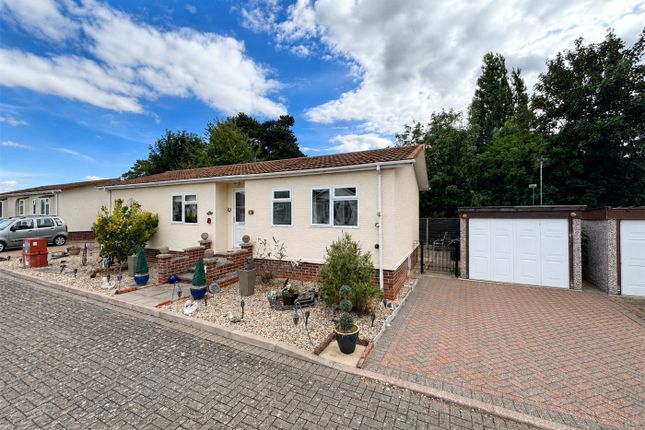 2-bed caravan on 2, Priory Park, Ruskington, £110,000