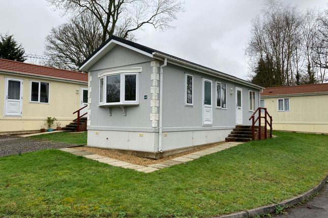 Thumbnail Mobile/park home to rent in St. James Park, Baddesley Road, North Baddesley, Southampton