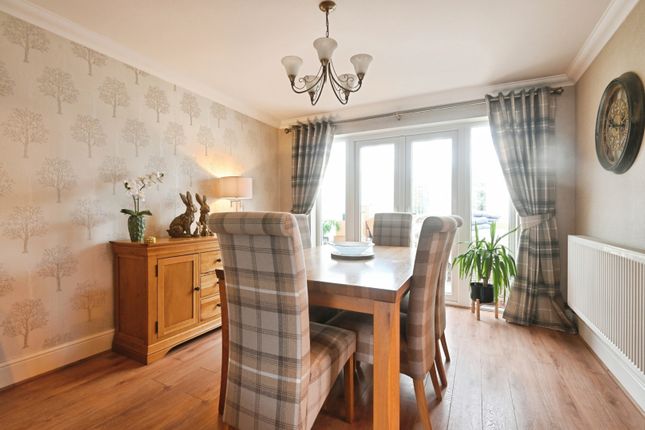 96, Kingsleigh Drive, Solihull photo 4