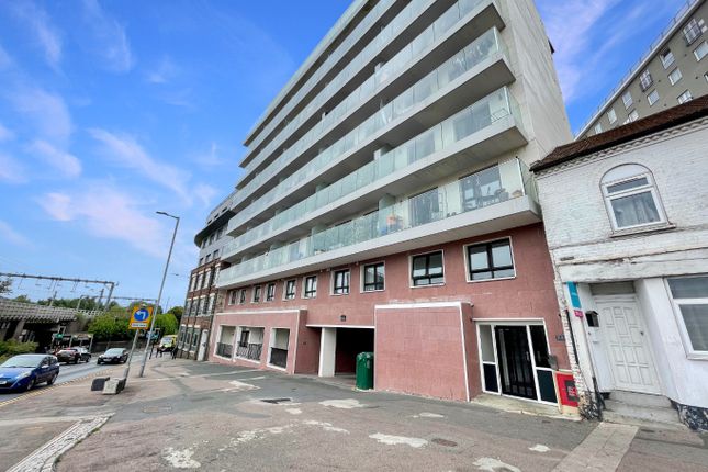 Thumbnail Flat for sale in Midland Apartments, 142 Midland Road, Luton, Bedfordshire