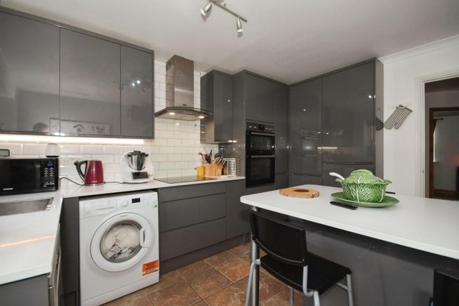 5, Cragside Close, Chesterfield photo 4