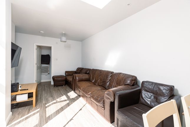 6, Savery Close, Norwich photo 3