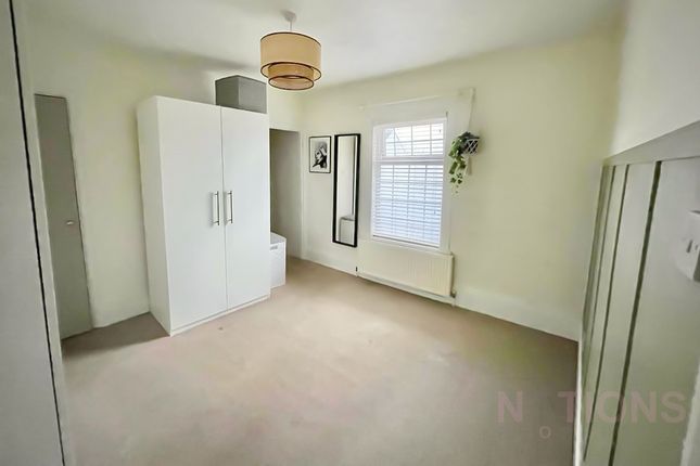 End terrace house to rent in Howard Street, Bedford