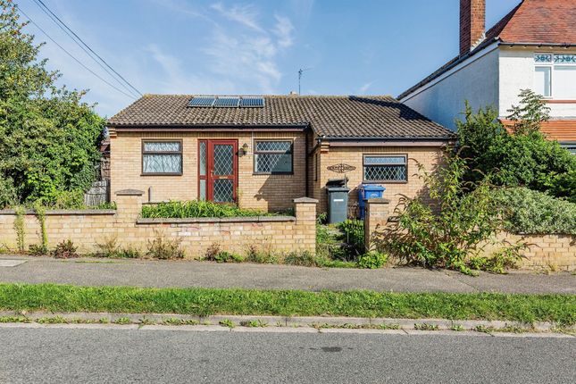 Thumbnail Detached bungalow for sale in Pipers Hill Road, Kettering