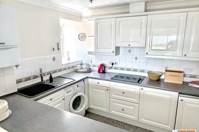 14 St Catherines Court, 390 Sea Front, Hayling Island photo 5