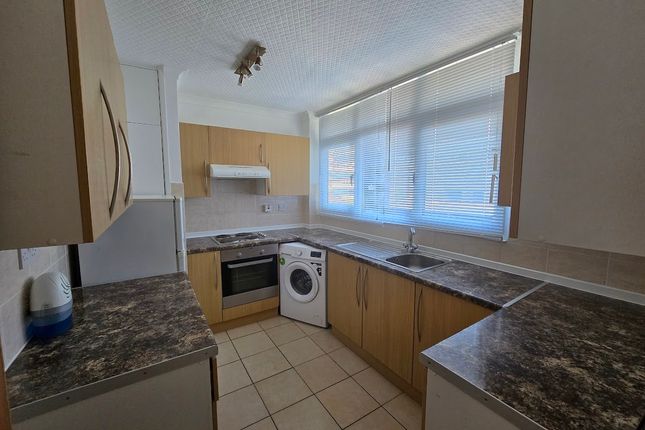 Thumbnail Maisonette to rent in Talia House, Manchester Road, London