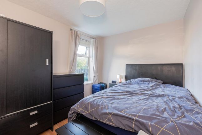 Maisonette for sale in Hogarth Close, Cippenham, Slough