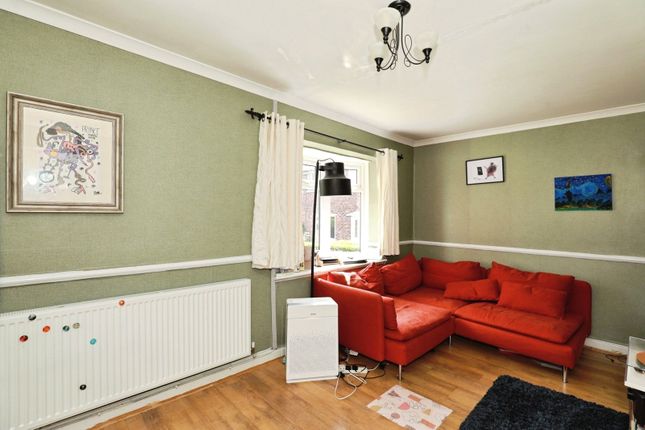 6, Westfield Grove, Northwich photo 2