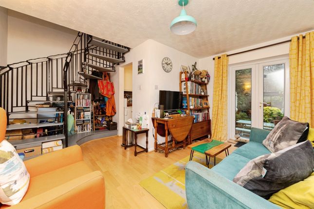6, Andrewsfield, Welwyn Garden City photo 3
