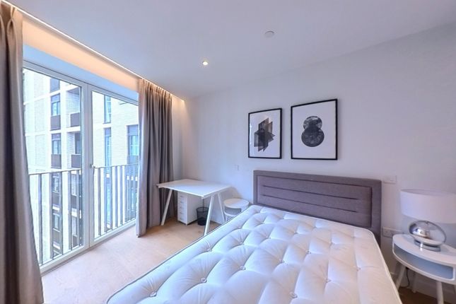 Flat 13, London photo 4